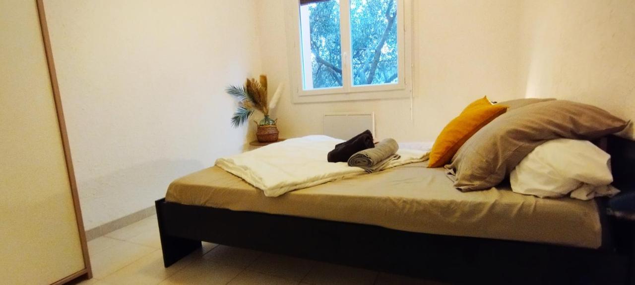 Appartement Spacieux Avec Parking Gratuit 塞特港 外观 照片